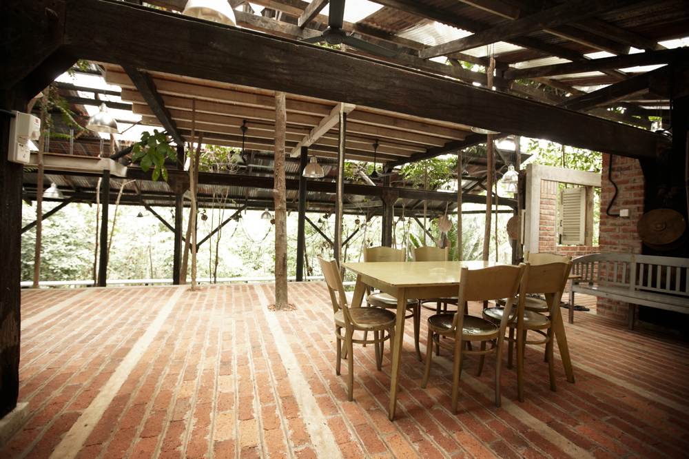 Warehouse 2 at sekeping serendah